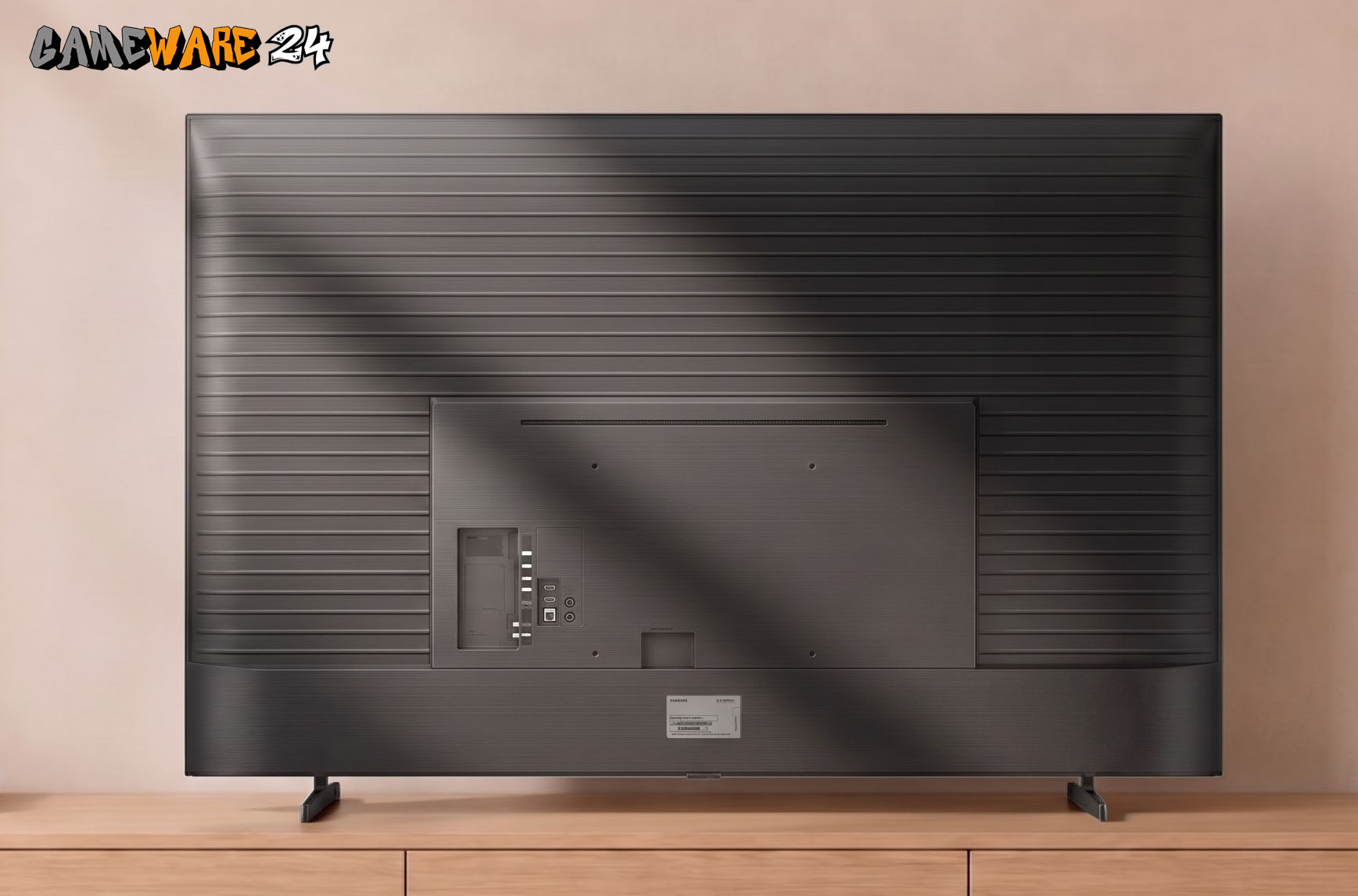 Die Rückseite des Samsung GU50U8079H wirkt hochwertiger.
